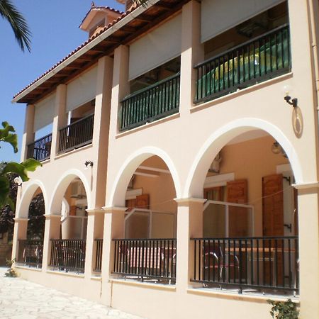 Loukas Inn Family Resort Keri 外观 照片